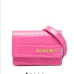 Jacquemus
Riviera embossed belt bag